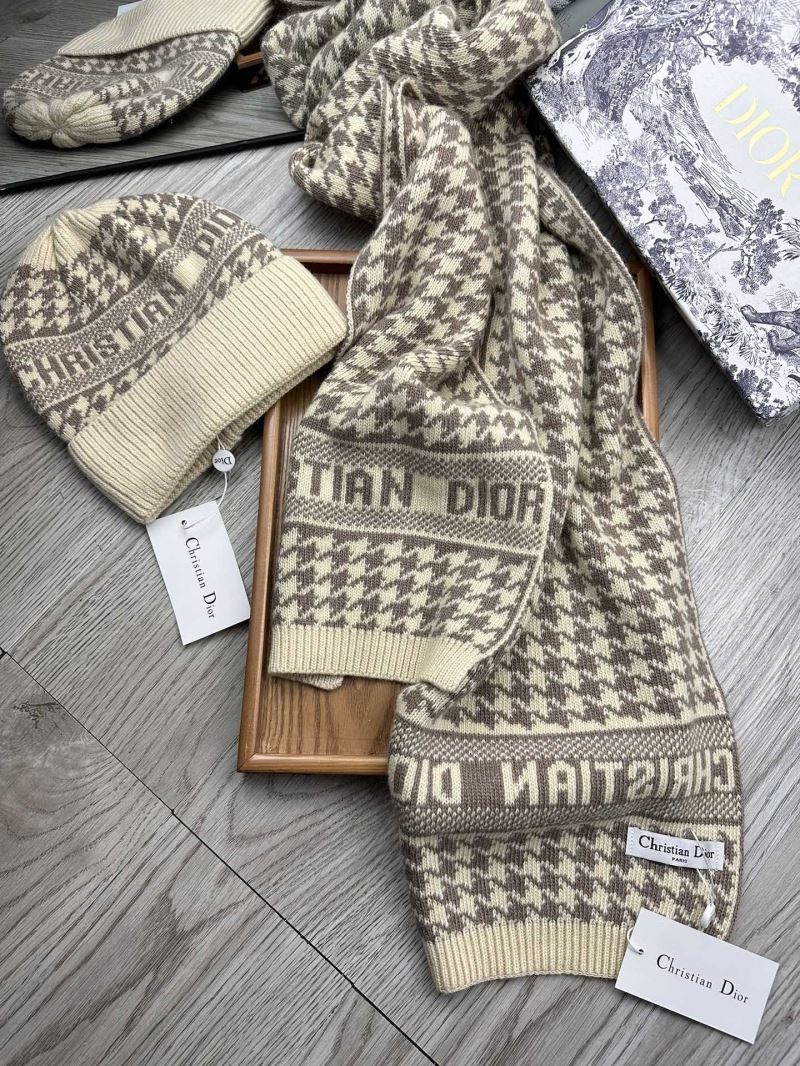 Christian Dior Caps Scarfs